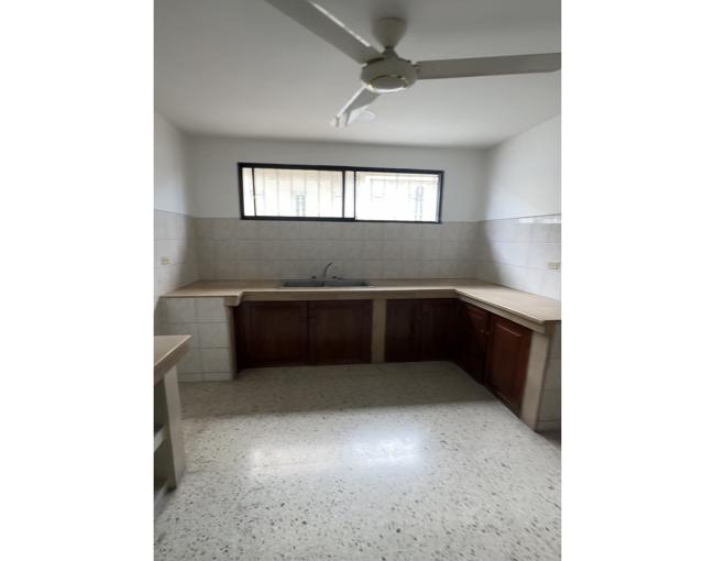 ALQUILO DEPARTAMENTO USO DE SUELO COMERCIAL EN ALBATROS | Guayaquil,  